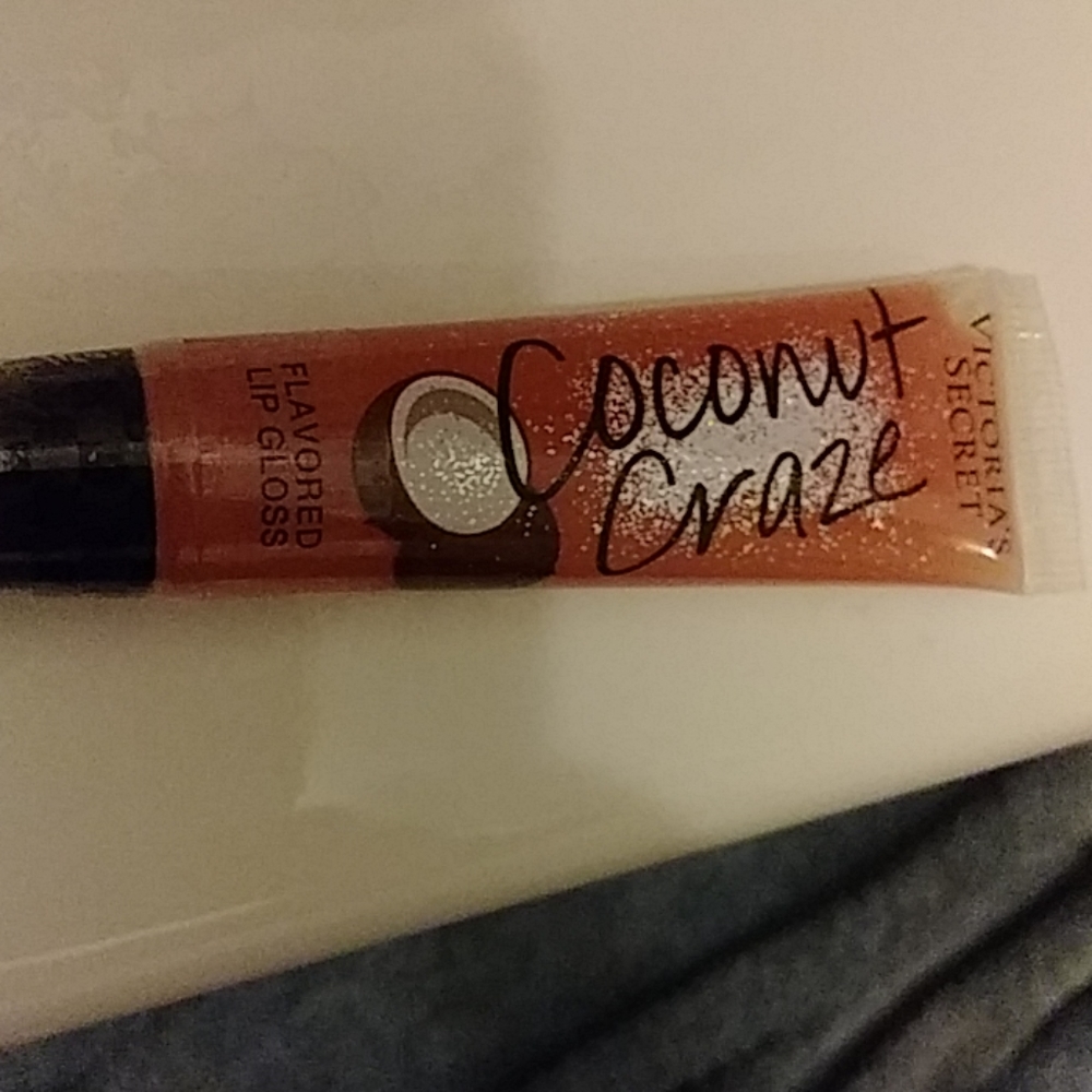 Victoria's Secret lip gloss ,never worn